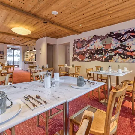 Les Gourmets - Hotel