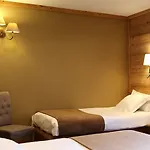 Lyret Hotell 3*